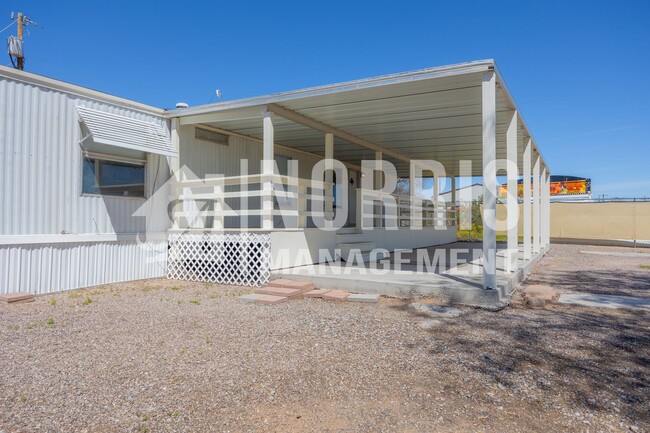 Building Photo - Lovely Manufactured Home North of Casa Grande