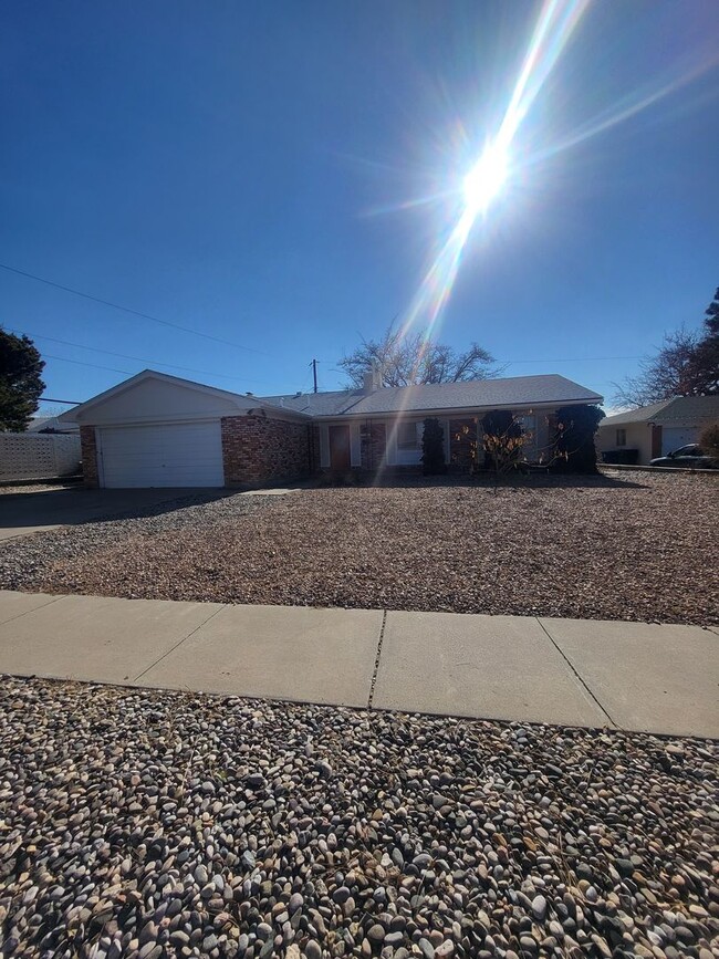 Primary Photo - Brick 1600/sf 3/Bd 2/Ba 2/CG