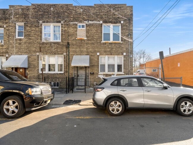 Primary Photo - 151 Stevens Ave