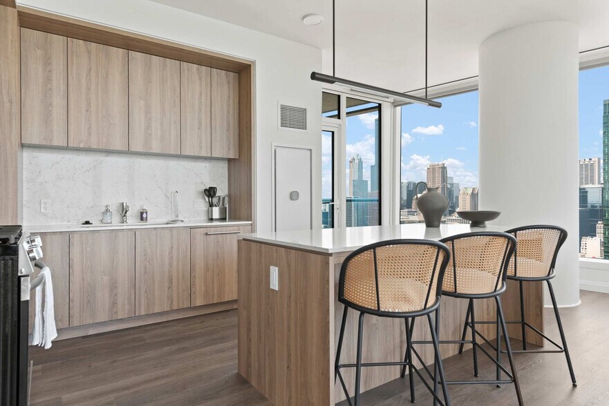 Building Photo - 1000 S Michigan Ave