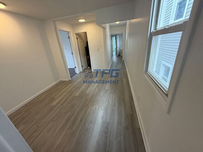 Building Photo - 540 Marshall St