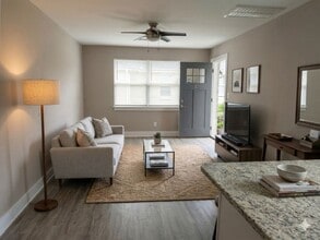 Building Photo - 524 26th Ave N