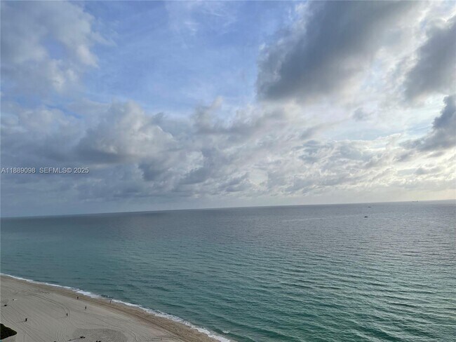 Building Photo - 16699 Collins Ave