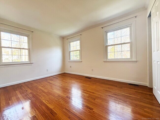 Building Photo - 43 Kent Hills Ln