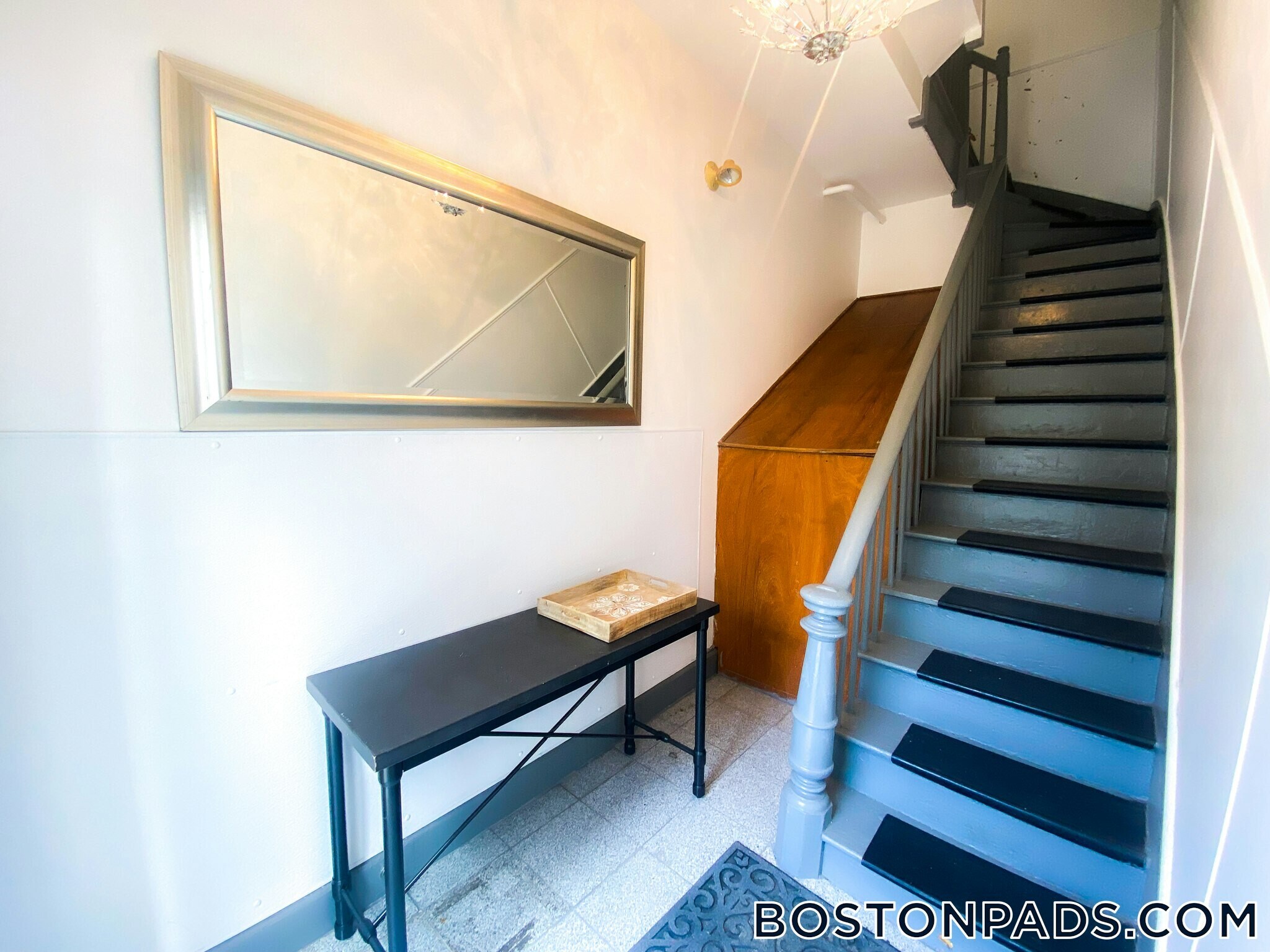 Building Photo - 1004 Tremont St