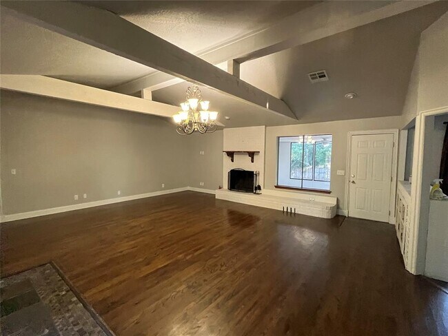 Building Photo - 1313 Brookhaven Dr