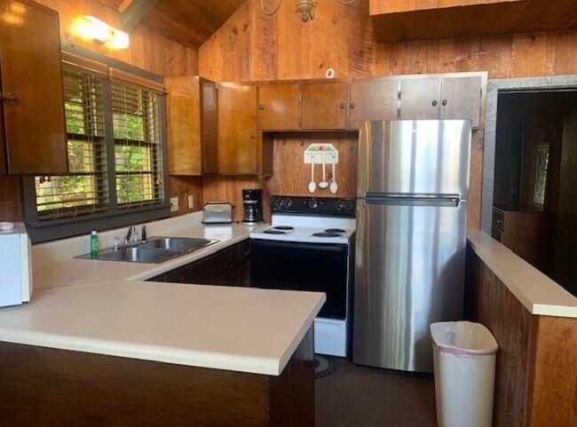 Building Photo - 24 Chalet Village Dr