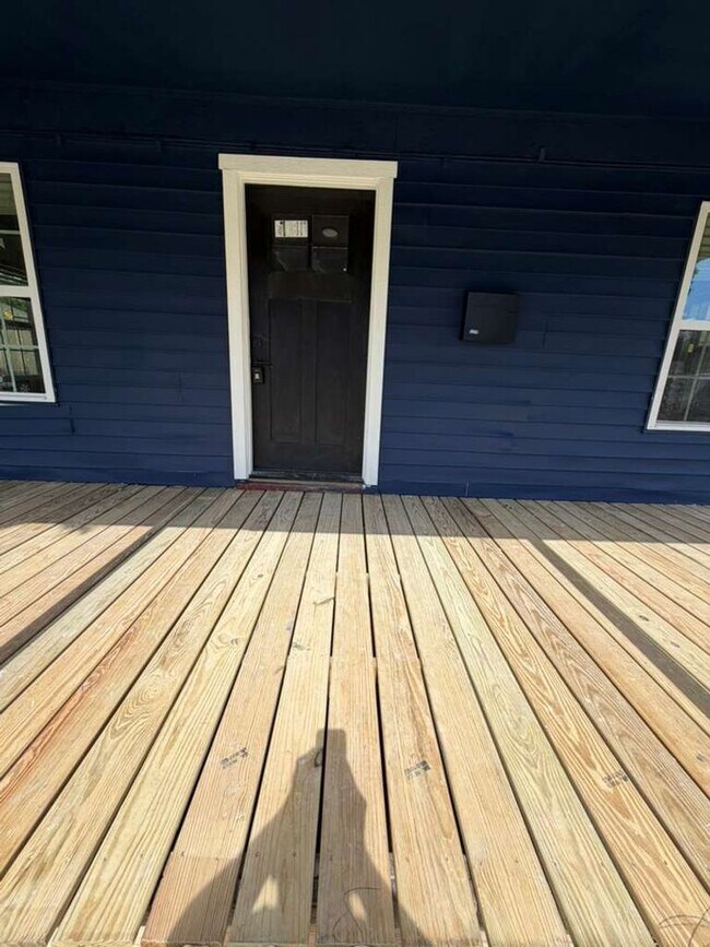 Building Photo - BEAUTIFUL HOME IN LA PORTE. MOVE IN READY!.
