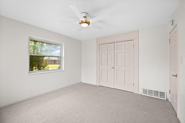 Building Photo - 2737 Clermont Pl