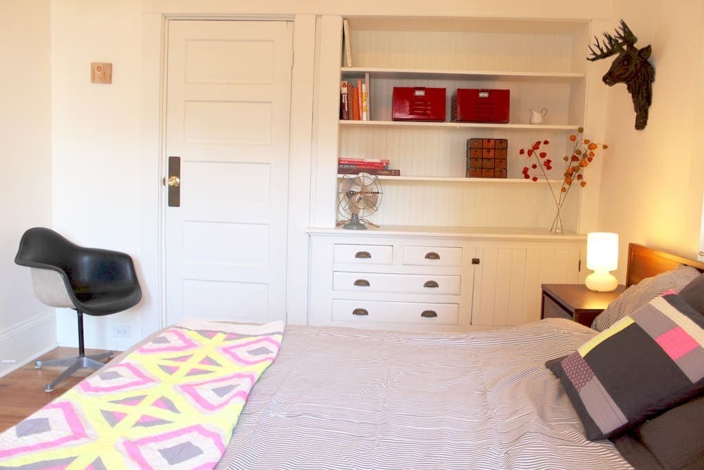 Building Photo - 1523 SE Ankeny St