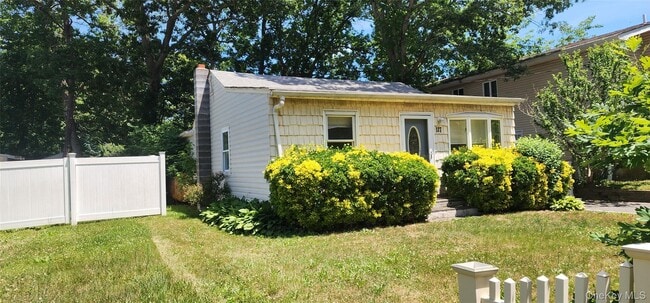 Building Photo - 117 Alder Dr