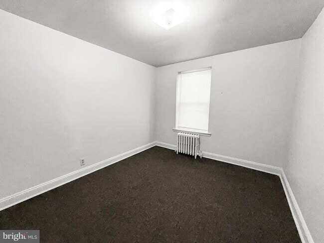 Building Photo - 352 N Gross St