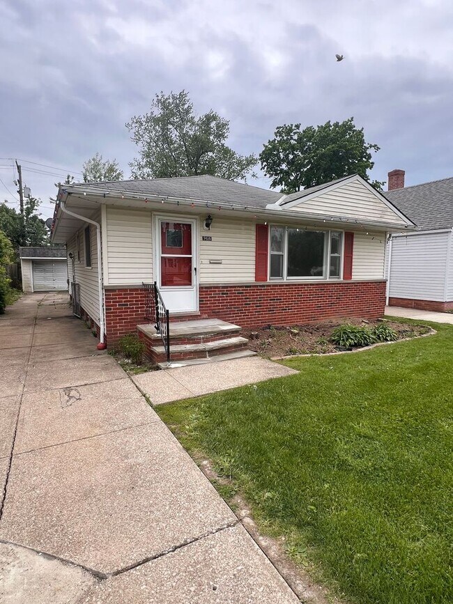 Primary Photo - 9414 McCracken Rd
