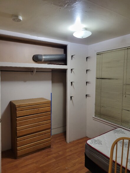 Building Photo - 355 E 500 N