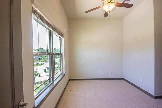 Building Photo - 63 Aventura Pl