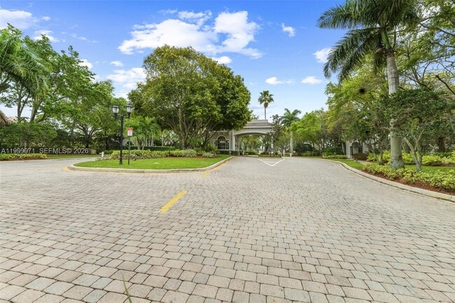 Building Photo - 7363 Via Luria