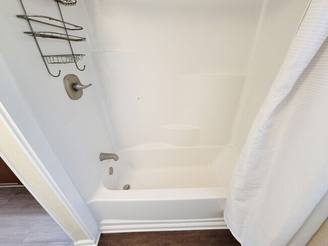 Building Photo - Extremely well maintained home. The second floor of this home being the main living area has a fa...