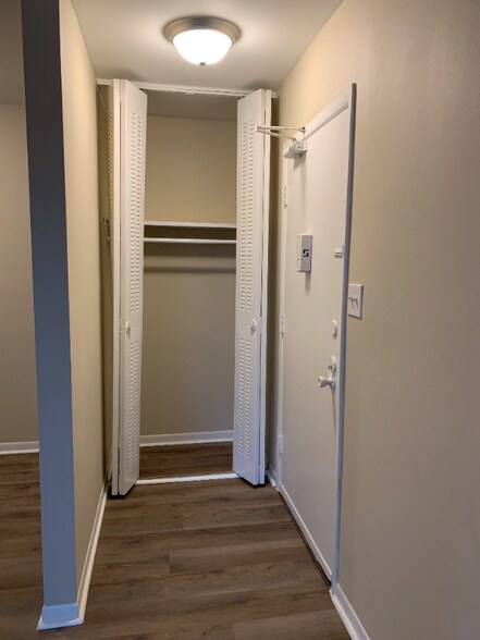 Building Photo - 201 Orchard Trace Ln