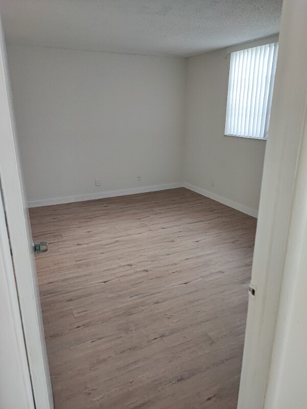 Building Photo - 3181 W Hallandale Beach Blvd