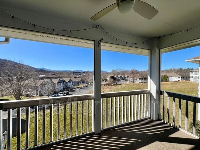 Building Photo - 4606 Breakers Ln