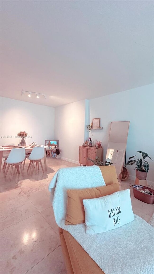 Building Photo - 5700 Collins Ave