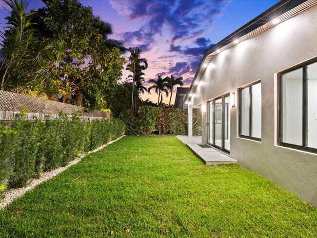 Building Photo - 9073 Dickens Ave