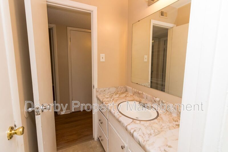 Building Photo - 5057 Cameron Ln