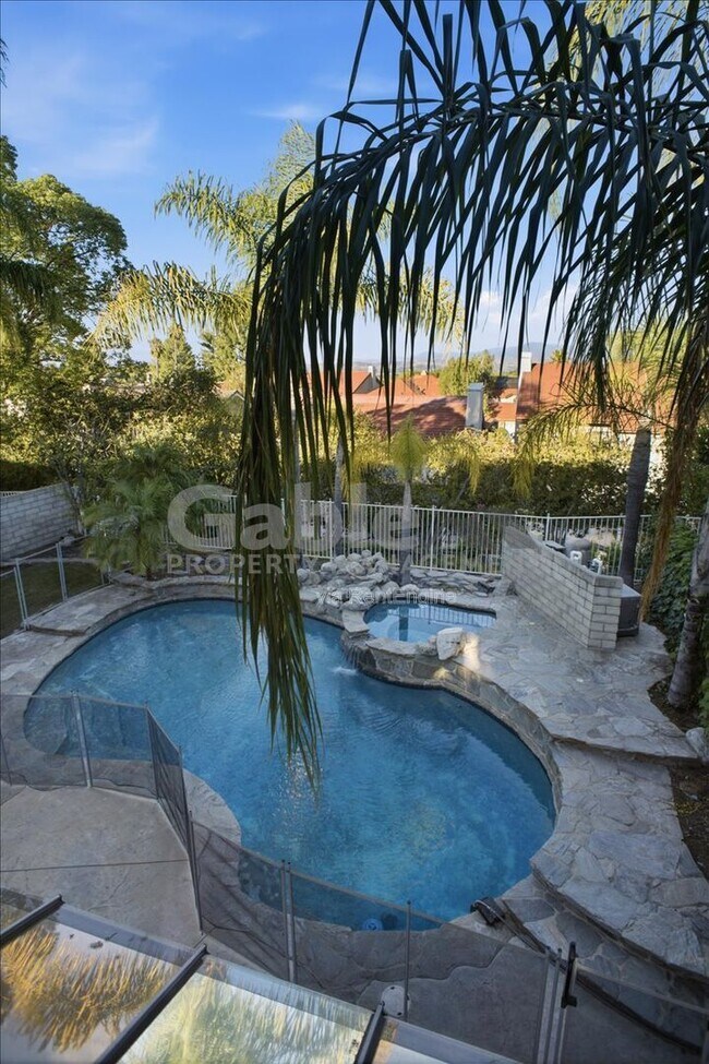 Building Photo - 25344 Irving Ln
