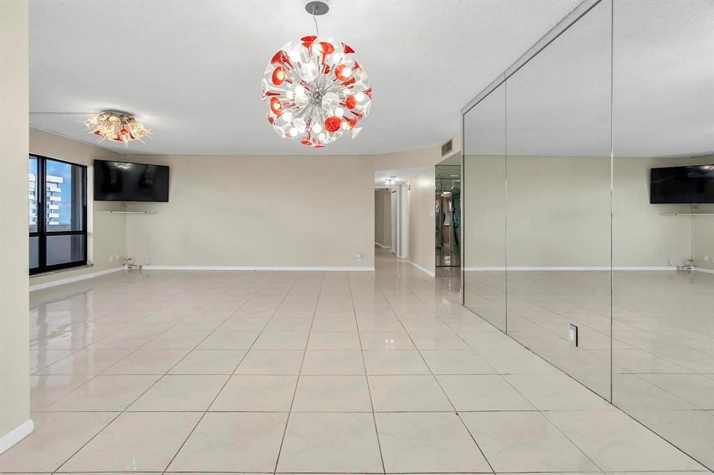 Building Photo - 5000 N Ocean Blvd