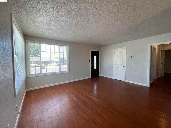 Building Photo - 73 Alvarado Ave