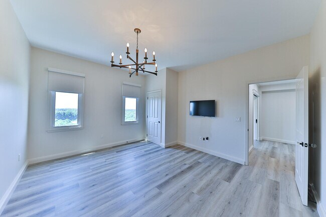 Building Photo - 400 Kelly Plantation Dr
