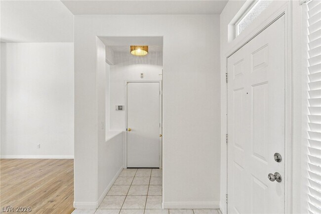Building Photo - 10521 Angel Dreams Ave