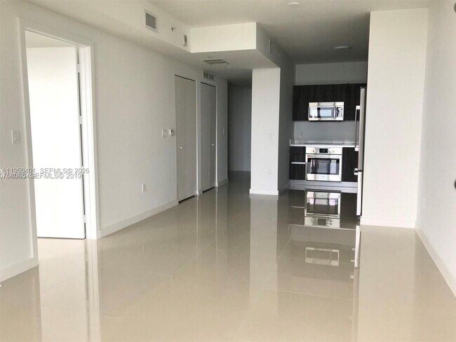 Building Photo - 488 NE 18th St