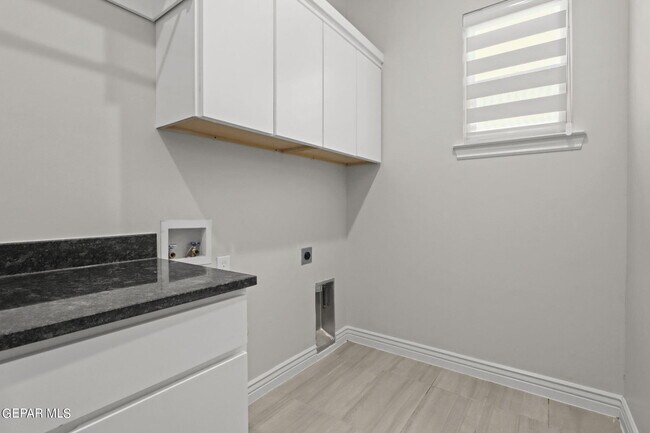 Building Photo - 12668 Desert Dove Ave