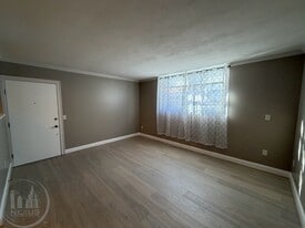 Building Photo - 47 Alvarado Ave