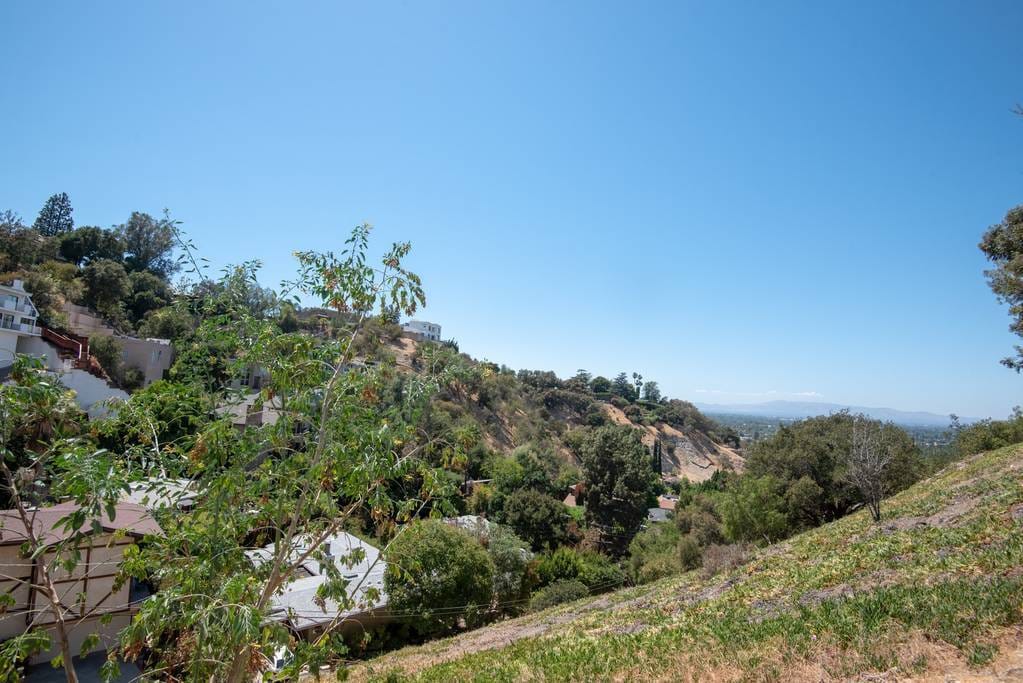 Building Photo - 3617 Sunswept Dr