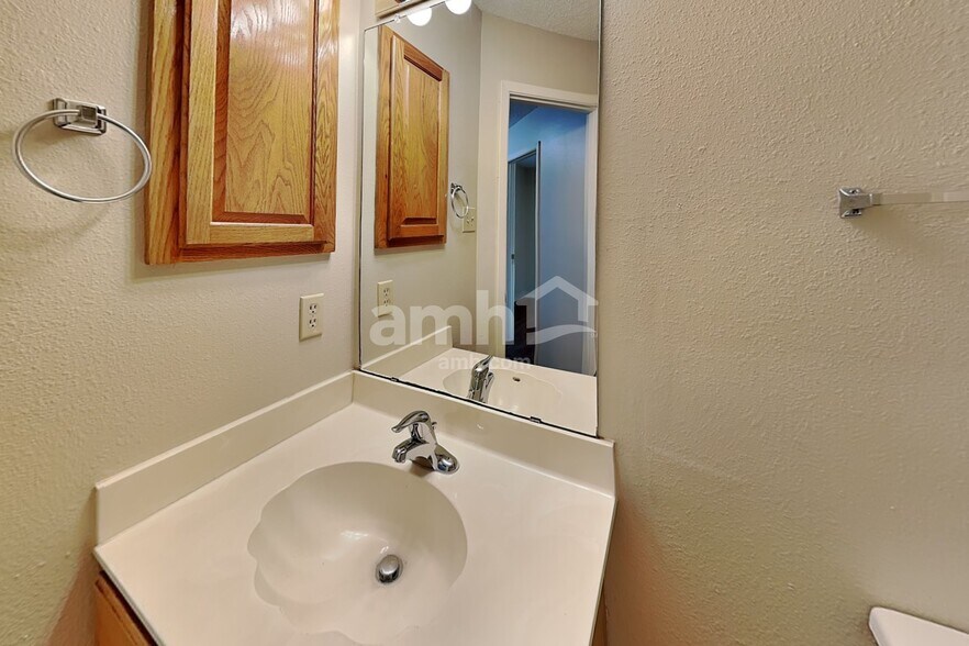 Building Photo - 4611 Camas