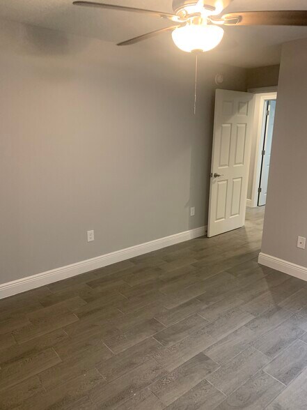 Master bedroom - 2107 Waitman Ave