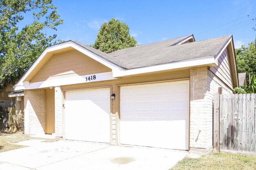 Building Photo - 1418 Hunters Park Dr