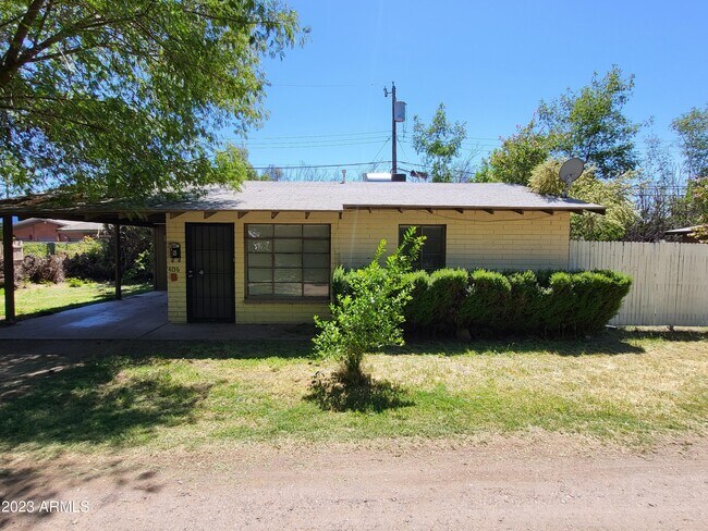 Primary Photo - 4138 N 17th St