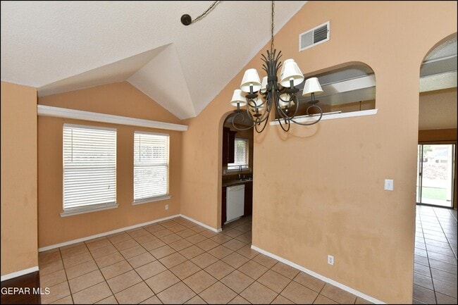 Building Photo - 7737 Plaza Azul Rd