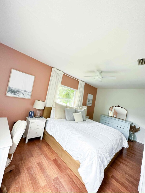 Building Photo - 2605 54th St S