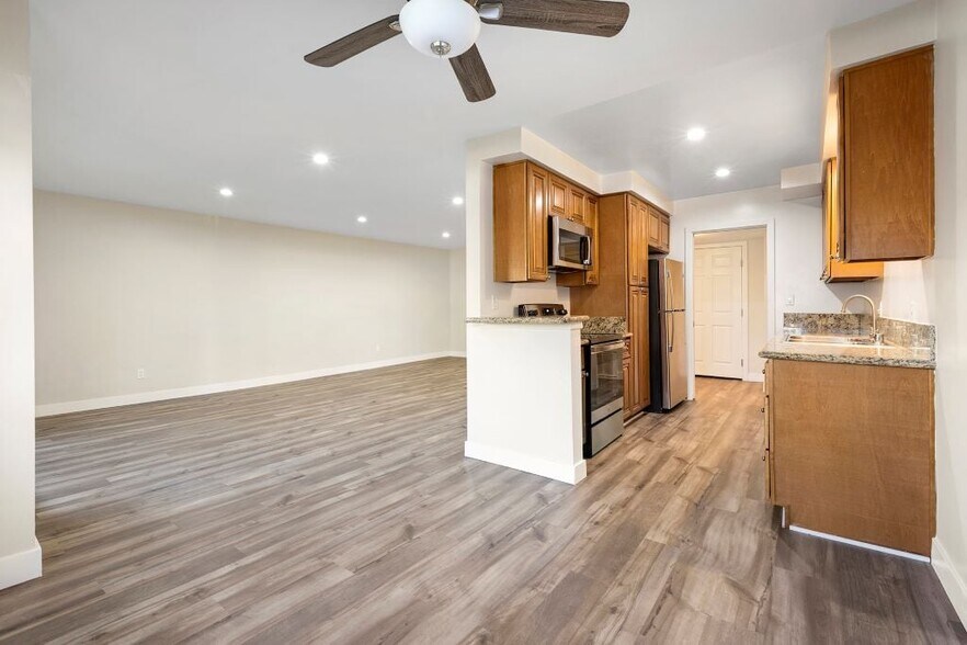 White Oak Terrace Apartments 5140 White Oak Ave Encino CA 91316