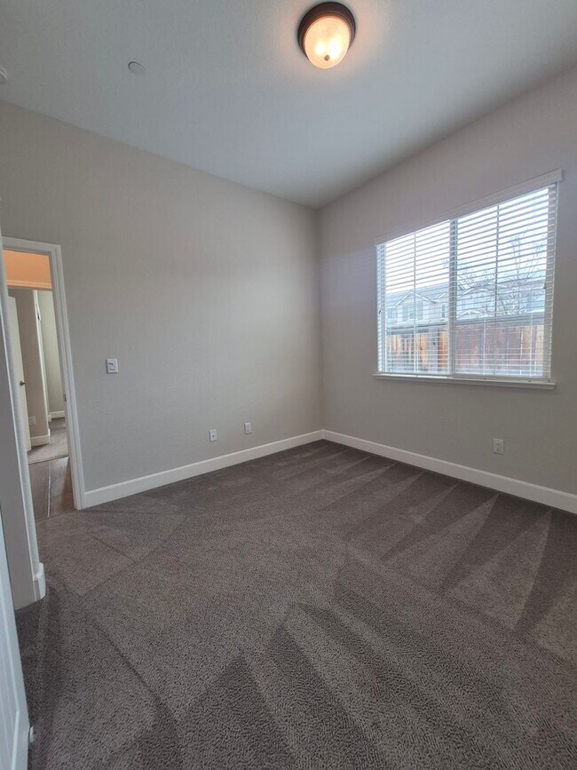 Building Photo - Now Leasing!! Gorgeous 3bd/2ba Single Story Home In Rocklin!