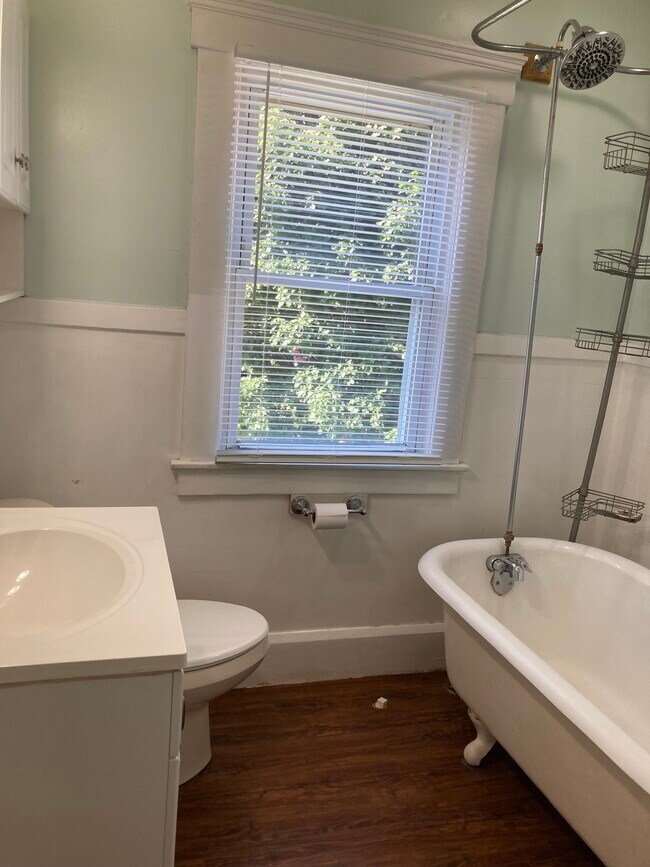 Bathroom - 112 Princeton Ave