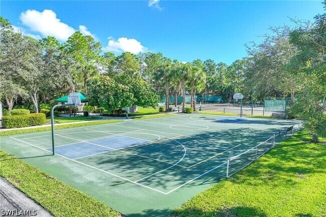 Building Photo - 1710 Tarpon Bay Dr S