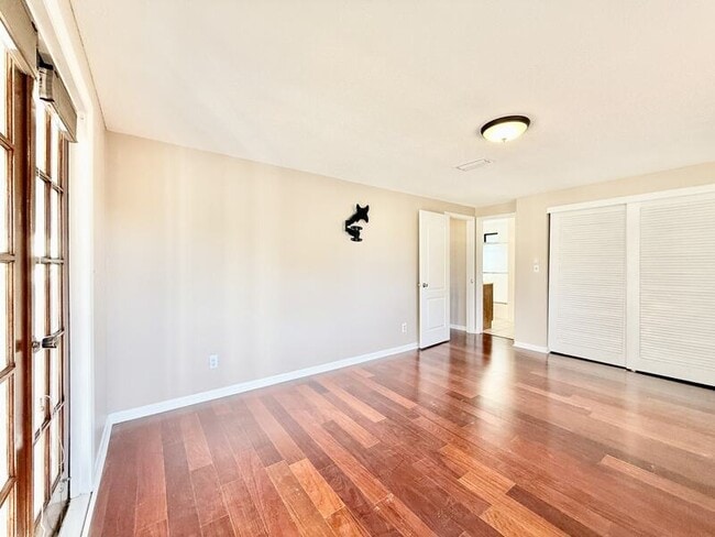 Building Photo - 12472 Monarch Cir