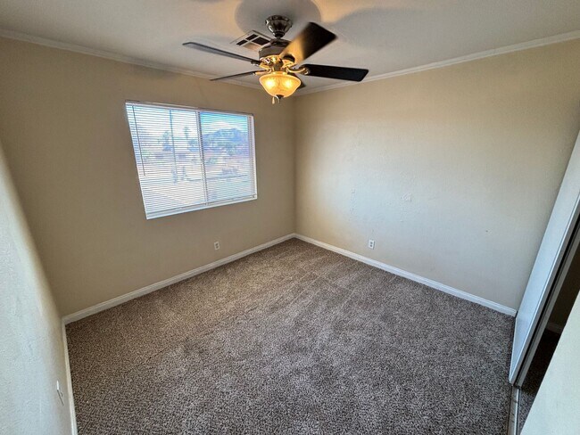 Building Photo - Spacious 3BED/3BATH Two story home located...