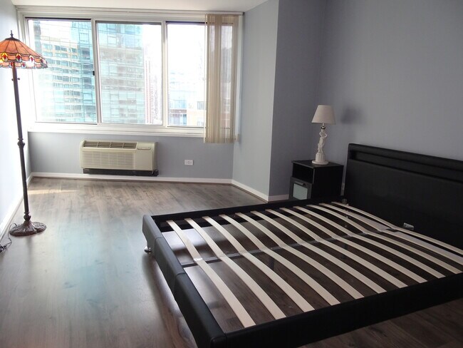 Building Photo - 211 E Ohio St