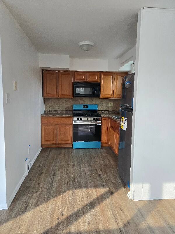 Building Photo - 222 Lockart Terrace